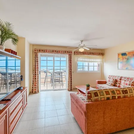 דירה Sunny Heights ארונה